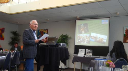 Maarten van der Staaij vertelt over de activiteiten die zijn wijkoverleg, in samenwerking met het Wijk Idee Team van Rijsoord, uitvoert.